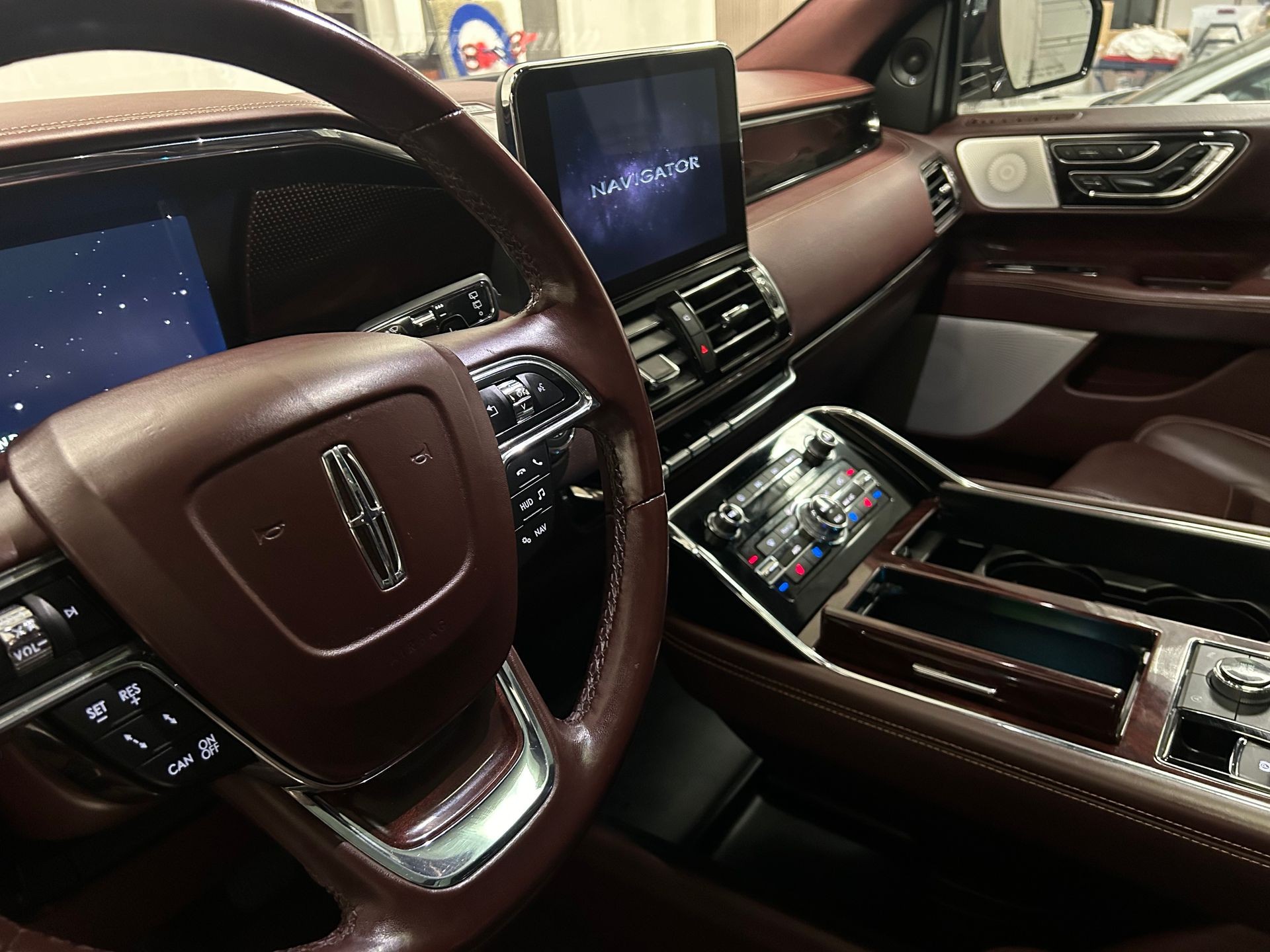 Lincoln Interior Dash Console Detail by Eagle Star Detail